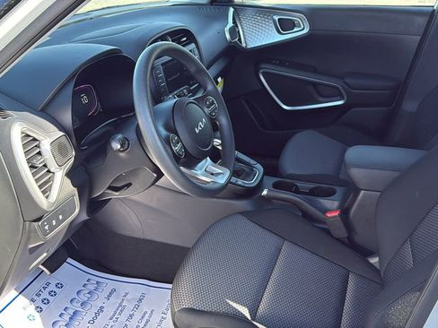 Used 2025 Kia Soul LX w/ LX Technology Package image 25