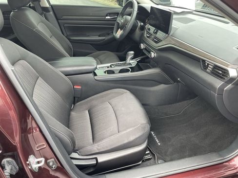 Used 2024 Nissan Altima 2.5 SV w/ SV Premium Package AWD/4WD image 34