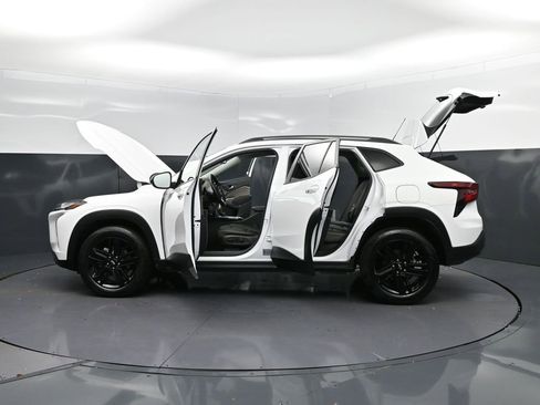 Used 2024 Chevrolet Trax ACTIV w/ Driver Confidence Package image 46