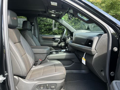 New 2026 Chevrolet Tahoe High Country AWD/4WD image 36
