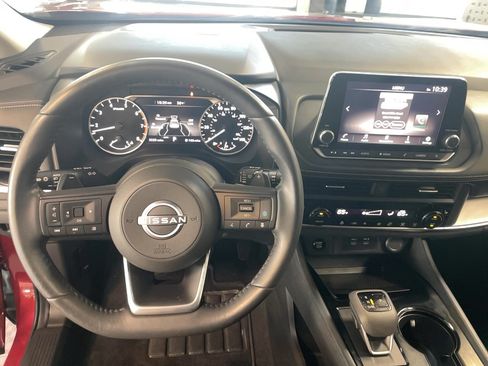 Used 2024 Nissan Rogue SV w/ SV Premium Package AWD/4WD image 19