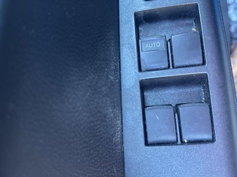 Used 2018 Toyota RAV4 XLE image 19