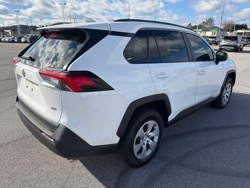 Used 2020 Toyota RAV4 LE image 5