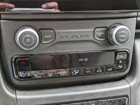 New 2024 RAM ProMaster 3500 w/ Premium Convenience Group image 21