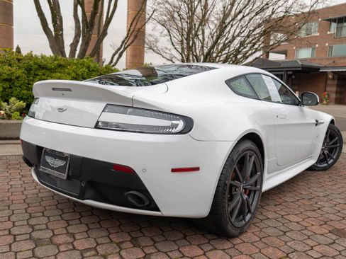 Used 2015 Aston Martin V8 Vantage GT image 41