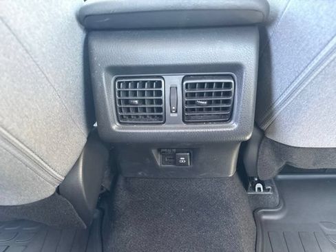 Used 2025 Toyota Camry LE AWD/4WD image 27