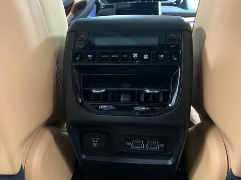 Certified 2022 Jeep Grand Cherokee Summit 4xe AWD/4WD image 16