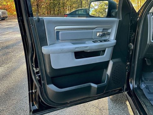 Used 2019 RAM 1500 Classic Warlock image 18
