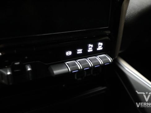 Used 2024 RAM 3500 Laramie AWD/4WD image 22