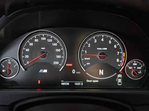 Used 2017 BMW M4 Coupe RWD image 9