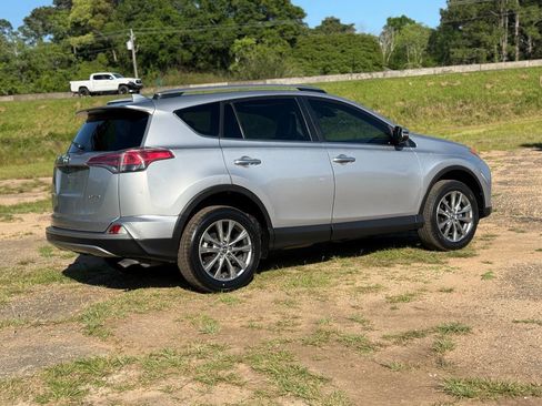 Used 2017 Toyota RAV4 Limited image 5