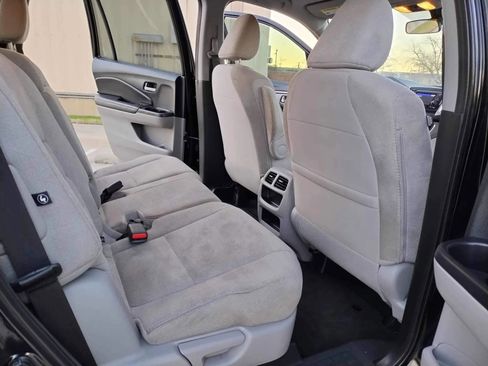 Used 2019 Honda Pilot LX image 10