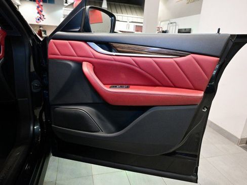 Used 2022 Maserati Levante Modena image 30