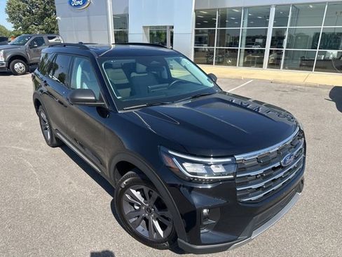 Used 2025 Ford Explorer Active w/ Active Comfort Package AWD/4WD image 5