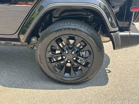 Certified 2025 Jeep Wrangler Unlimited Sahara w/ Safety Group AWD/4WD image 19