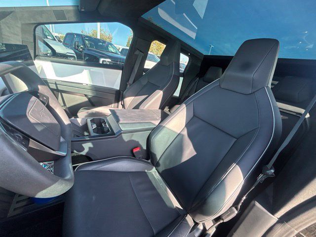 Used 2024 Tesla Cybertruck AWD Crew Cab image 7