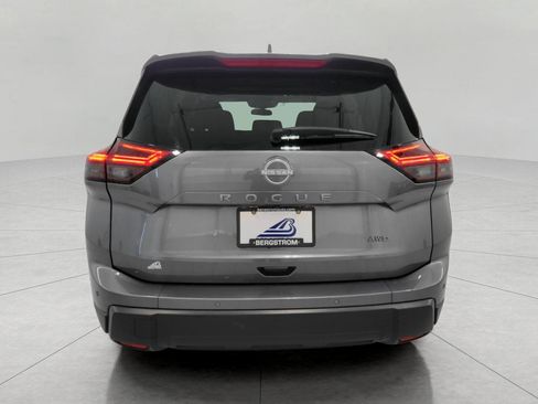 Used 2025 Nissan Rogue SV image 21