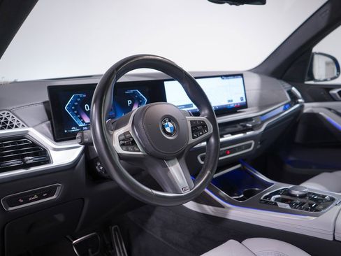 Used 2024 BMW X7 xDrive40i w/ M Sport Package AWD/4WD image 6