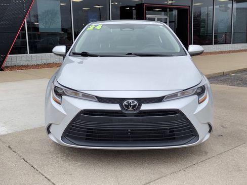 Used 2024 Toyota Corolla LE FWD image 10