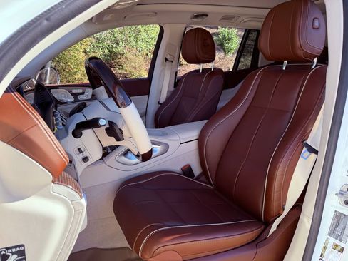 Used 2023 Mercedes-Benz Maybach GLS 600 4MATIC image 15