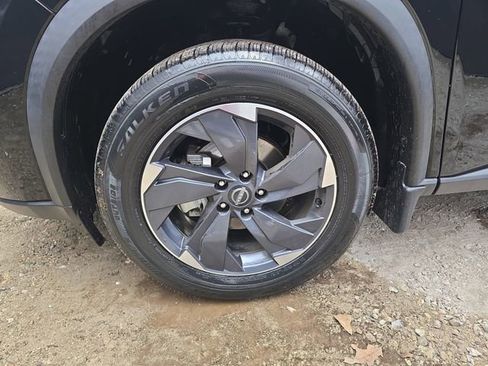 Used 2025 Nissan Rogue SV FWD image 16