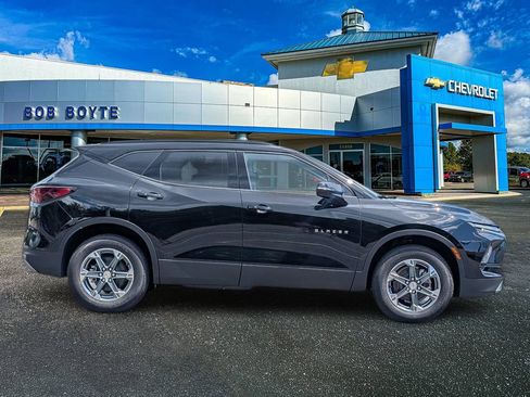 New 2026 Chevrolet Blazer LT w/ LPO, Floor Liner Package FWD image 8