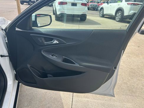 Used 2016 Chevrolet Malibu LT FWD image 16