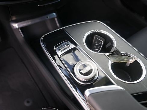 Certified 2024 Cadillac Lyriq Luxury image 18