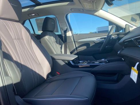 New 2025 Buick Envision Avenir image 31