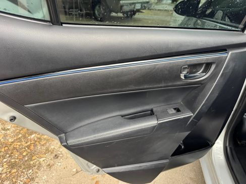 Used 2017 Toyota Corolla SE FWD image 18