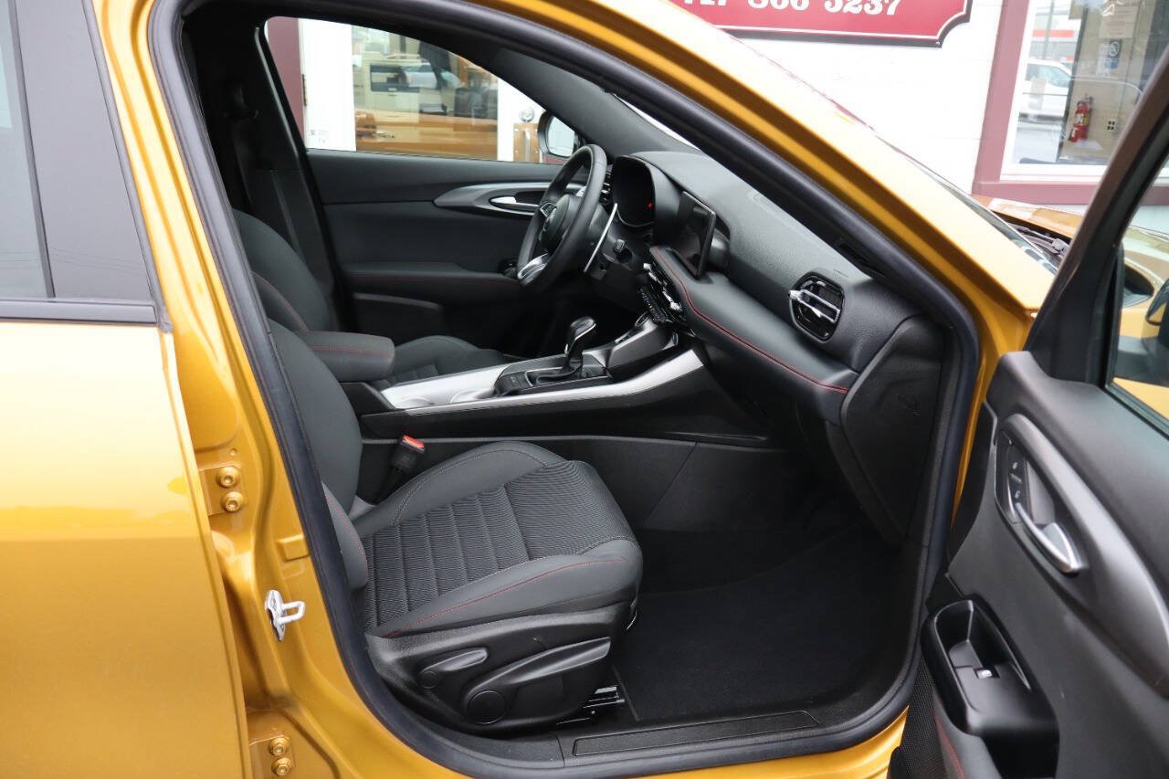 Used 2024 Dodge Hornet R/T w/ R/T Blacktop Package AWD/4WD image 9
