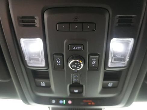 Used 2024 Chevrolet Tahoe High Country AWD/4WD image 22