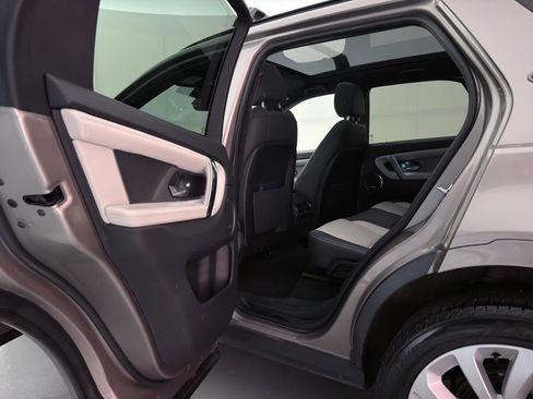 Used 2022 Land Rover Discovery Sport SE R-Dynamic image 19