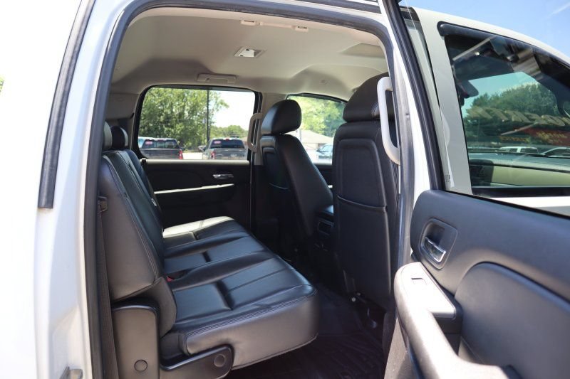 Used 2014 Chevrolet Silverado 3500 LTZ w/ LTZ Plus Package AWD/4WD image 17
