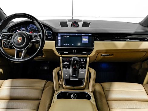 Used 2019 Porsche Cayenne Sport Utility 4D image 16