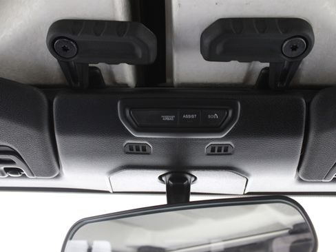 Used 2023 Jeep Gladiator Willys image 23