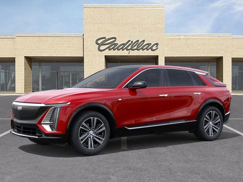 New 2025 Cadillac Lyriq Luxury image 2