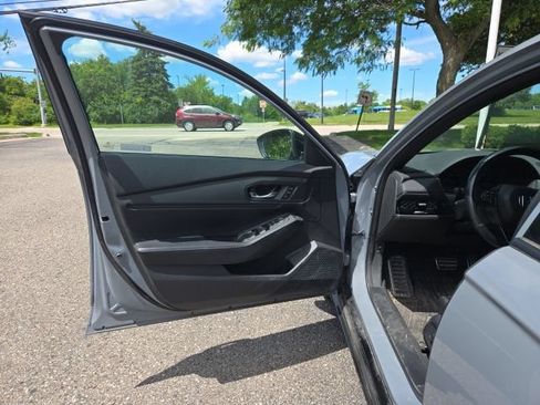 Used 2023 Honda Accord Sport image 13