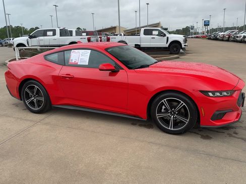 Used 2024 Ford Mustang Coupe RWD image 2