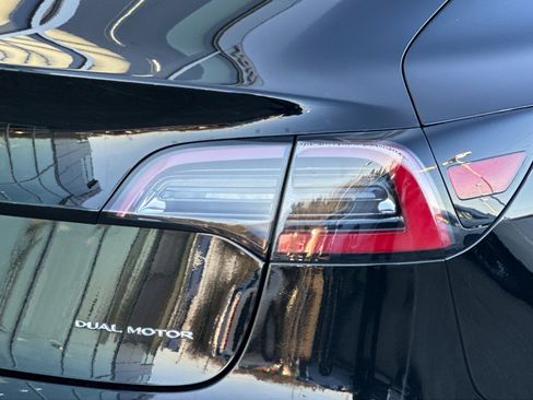 Used 2018 Tesla Model 3 Long Range image 24