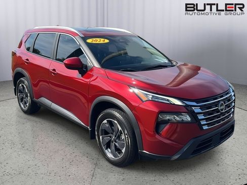 Used 2024 Nissan Rogue SV w/ SV Premium Package image 8