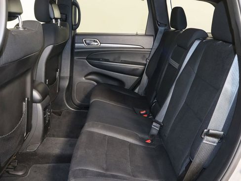 Used 2017 Jeep Grand Cherokee Laredo w/ Quick Order Package 23E image 17