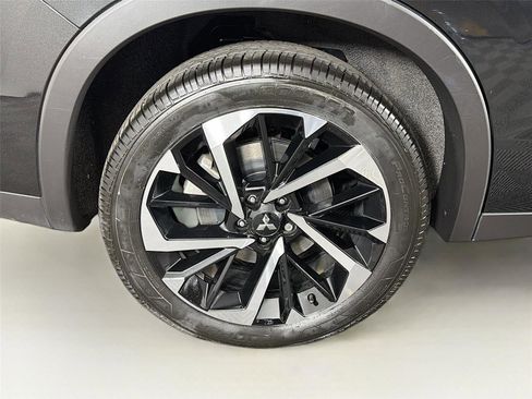 Used 2023 Mitsubishi Outlander SE AWD/4WD image 37