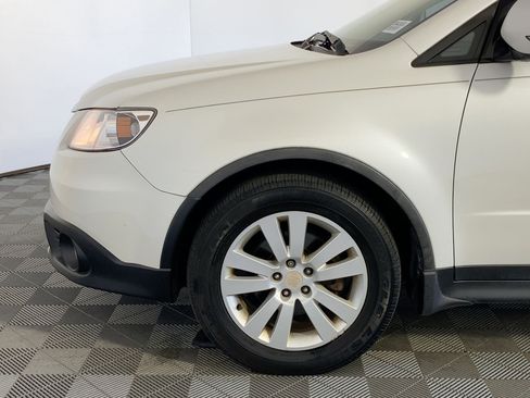 Used 2011 Subaru Tribeca Limited w/ PWR Moonroof & Navigation Pkg image 9