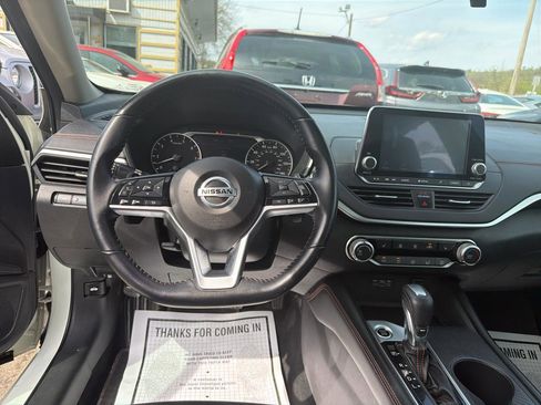 Used 2020 Nissan Altima 2.5 SR w/ Premium Package FWD image 26