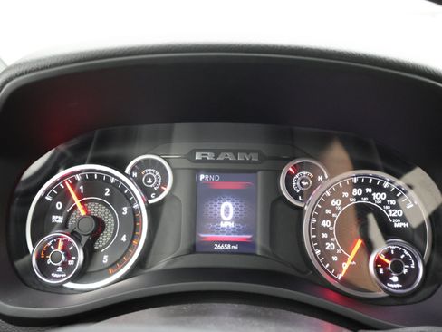 Used 2025 RAM 2500 Big Horn AWD/4WD image 10