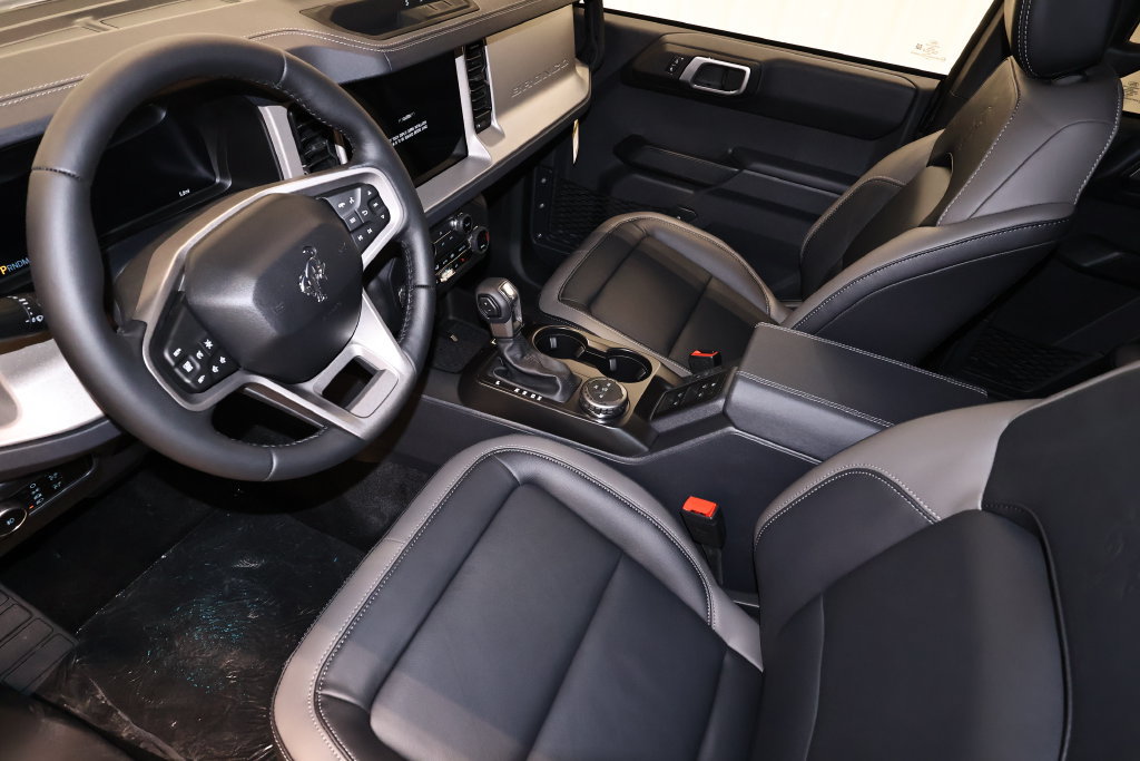 New 2026 Ford Bronco Outer Banks w/ Black Appearance Package AWD/4WD image 28