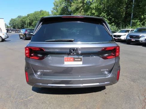 New 2026 Honda Odyssey Touring image 5