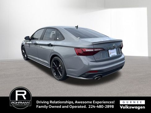 Used 2024 Volkswagen Jetta GLI 40th Anniversary Edition FWD image 4