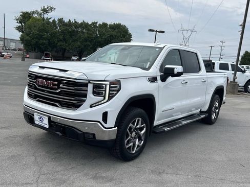 Used 2022 GMC Sierra 1500 SLT w/ SLT Premium Plus Package AWD/4WD image 8